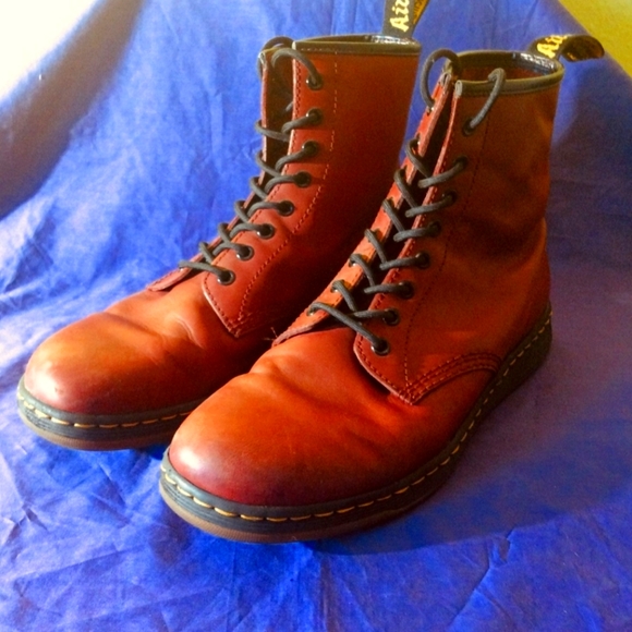 Dr Martens Newton boot. Mens size 11. Womens size 12. - Picture 1 of 7